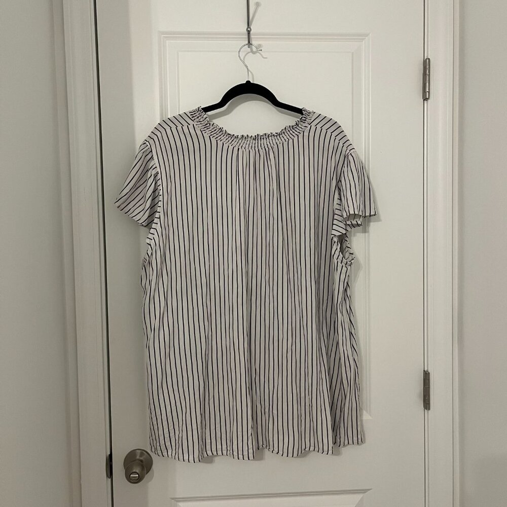 Evri Black & White Striped Lightweight Breathable Blouse Size 4X - Picture 2 of 6